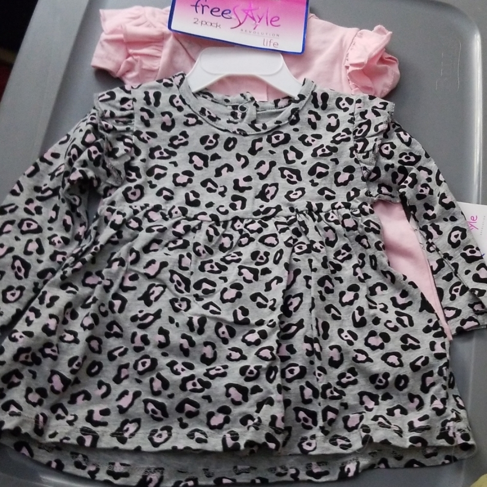 NWT Free Style Revolution 2 Pack Top/Bottom Set
